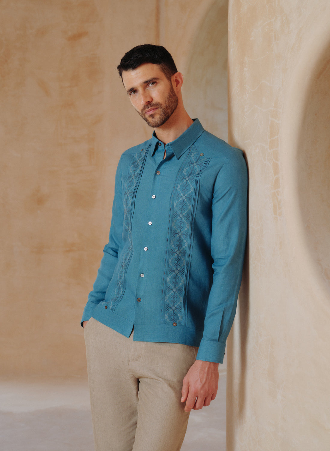 Guayabera Varian Bordado Alforzas Manga Larga